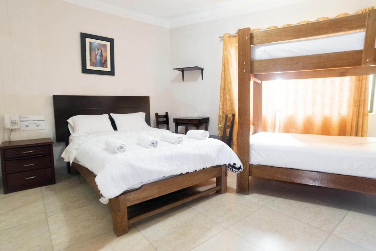 Hostal Suenos Brena リマ エクステリア 写真