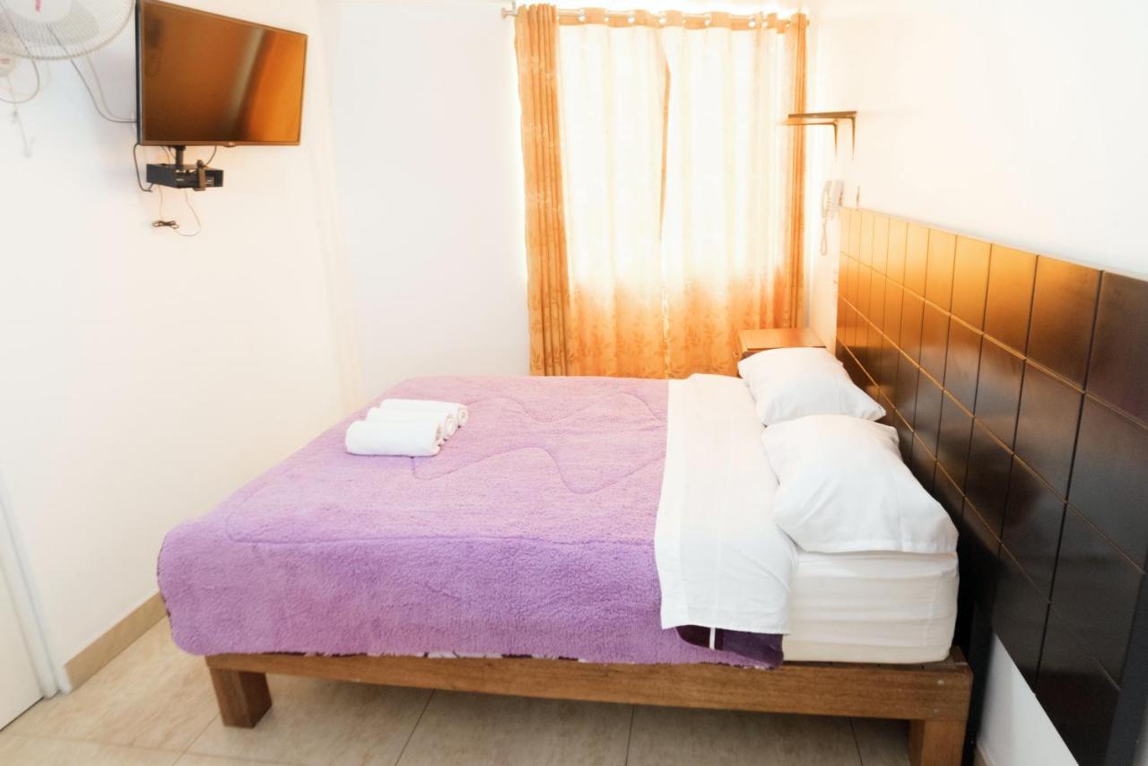 Hostal Suenos Brena リマ エクステリア 写真